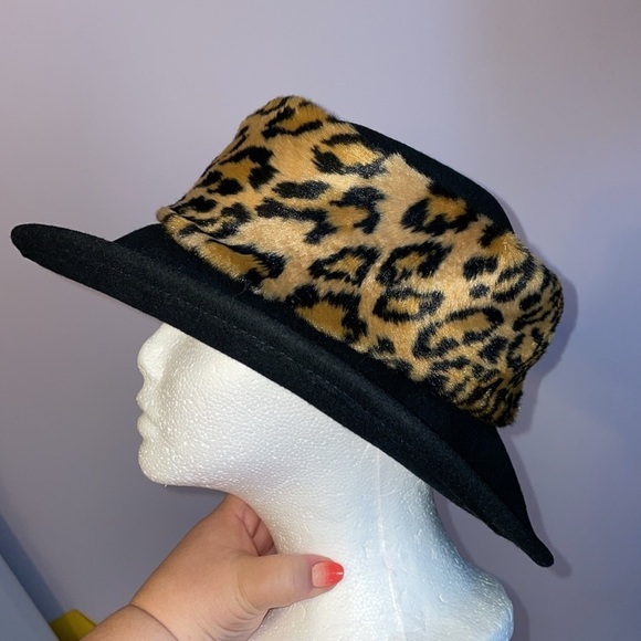 Betmar Wool Vintage Union Made Black With Animal Print Faux Fur Hat Band main image 12